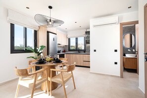 Réfrigérateur, four, cafetière/bouilloire