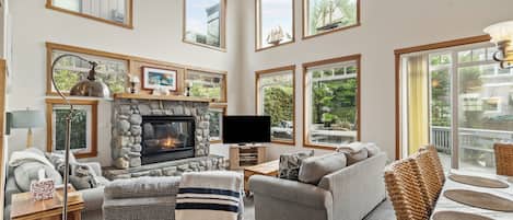 智能电视、壁炉