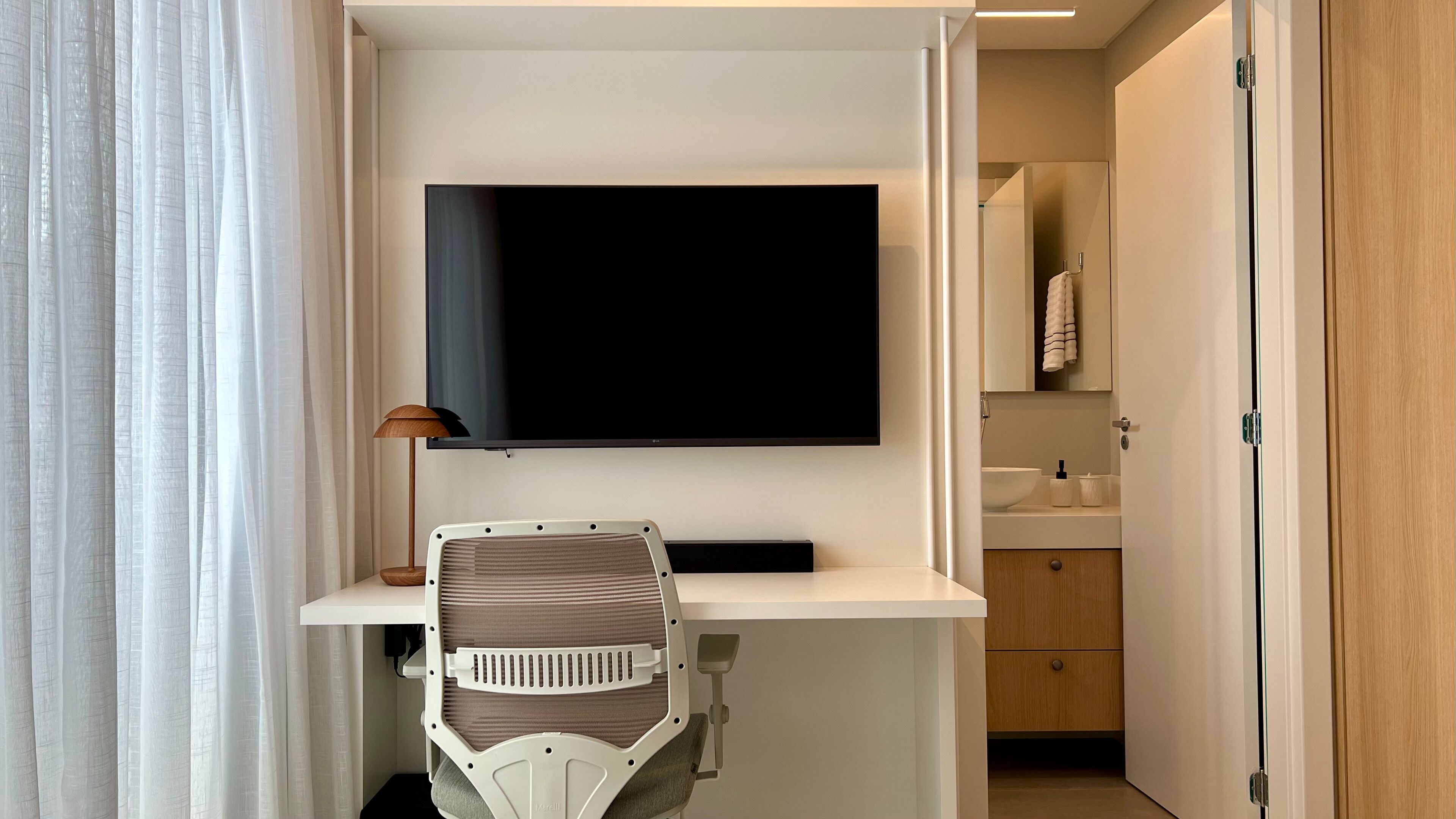 Apartamento luxo, 1 cama de casal | Ferros/tábuas de passar roupa, Wi-Fi de cortesia