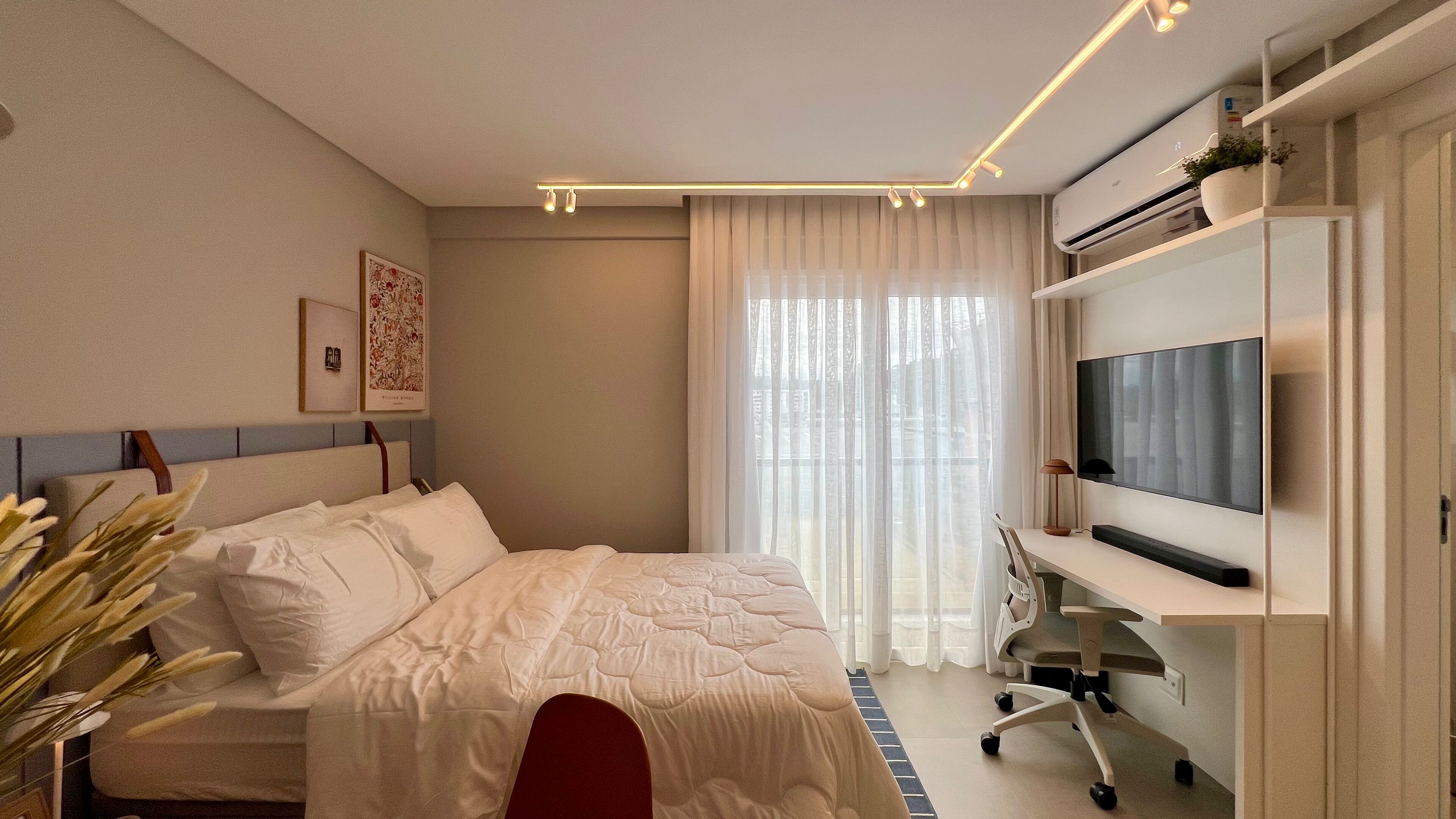 Deluxe Apartment, 1 Double Bed | Iron/ironing board, free WiFi