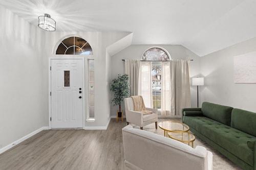 Stone Oak Hideaway, Cozy 3 Bedroom Home in North San Antonio