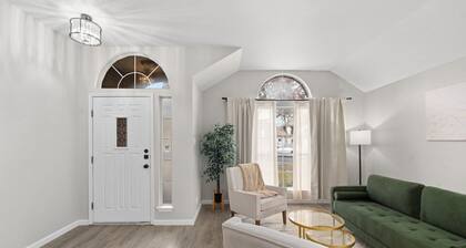 Stone Oak Hideaway, Cozy 3 Bedroom Home in North San Antonio