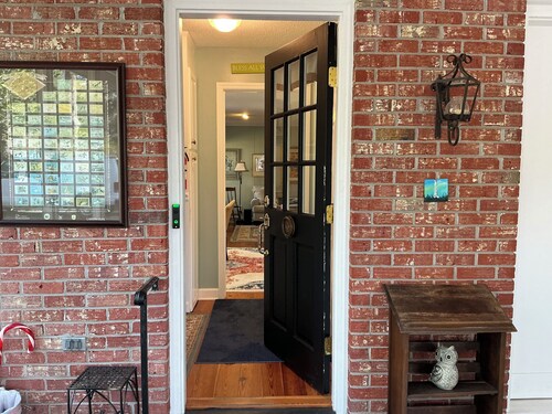 PINEAPPLE HOUSE - Comfortable  home in historic district of Summerville SC