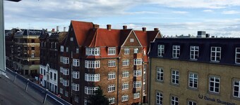 Room-central Studio Right at the Metro s