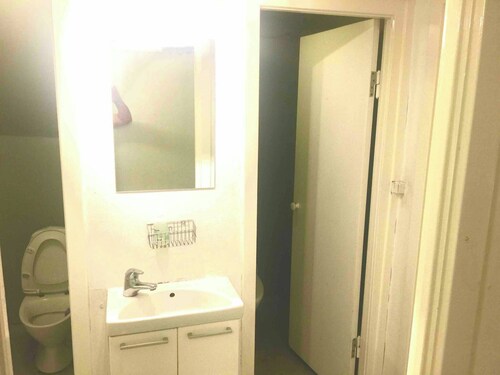 Room-central Studio Right at the Metro s