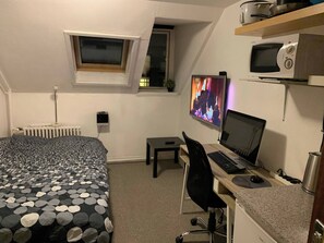 Shared Dormitory, 1 Bedroom | 1 bedroom - Room-central Studio Right at the Metro s (Copenhagen)