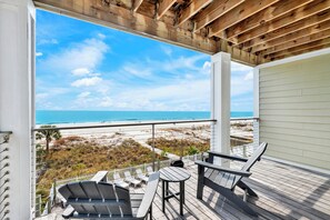 Property grounds - Gulf-Front Duplex | Pet Friendly | Shared Pool (Gulf Shores)