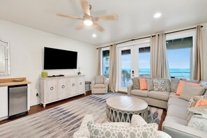 Smart TV - Gulf-Front Duplex | Pet Friendly | Shared Pool (Gulf Shores)