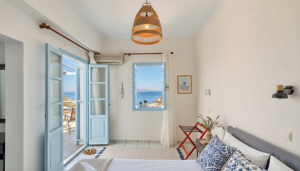 Blackout drapes, iron/ironing board, free cribs/infant beds, free WiFi - Lume D'oro Syros (Kini)
