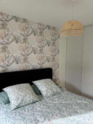 2 habitaciones, cuna de viaje, wifi gratis y ropa de cama 