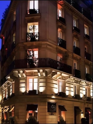 Exterior detail - Hotel EvoZava Central (Bucharest)