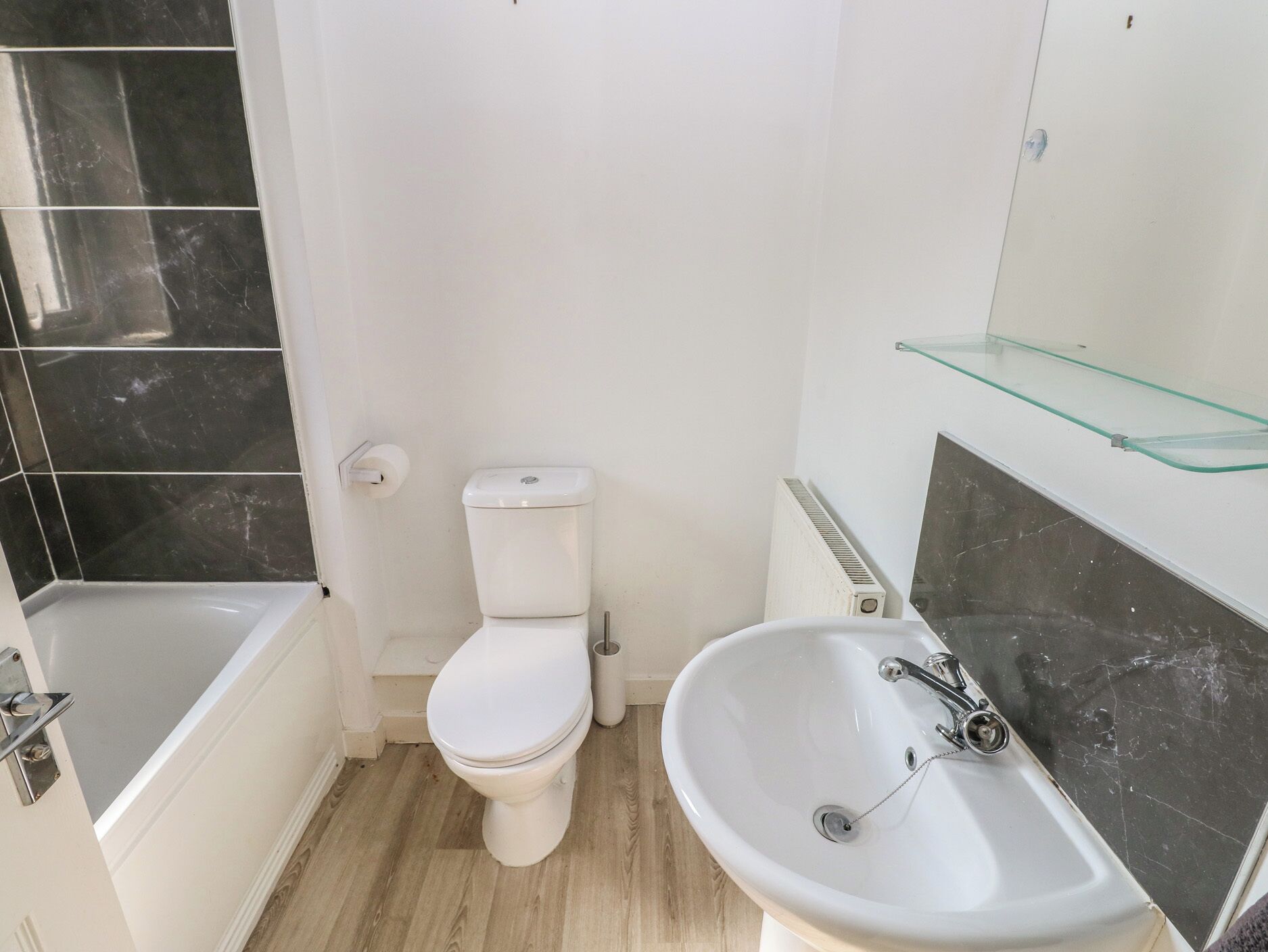 Cottage | Bathroom | Shower, hair dryer