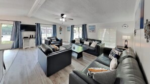 Unclassified image, 4 of 29, button - Space to Laugh, Lounge & Live | 12 ppl | IC108 (Put-in-Bay)