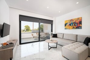 TV - Icon Luxury Apartments : I1 (Kos)