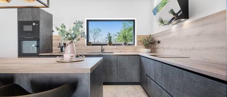 Fridge, microwave, oven, dishwasher