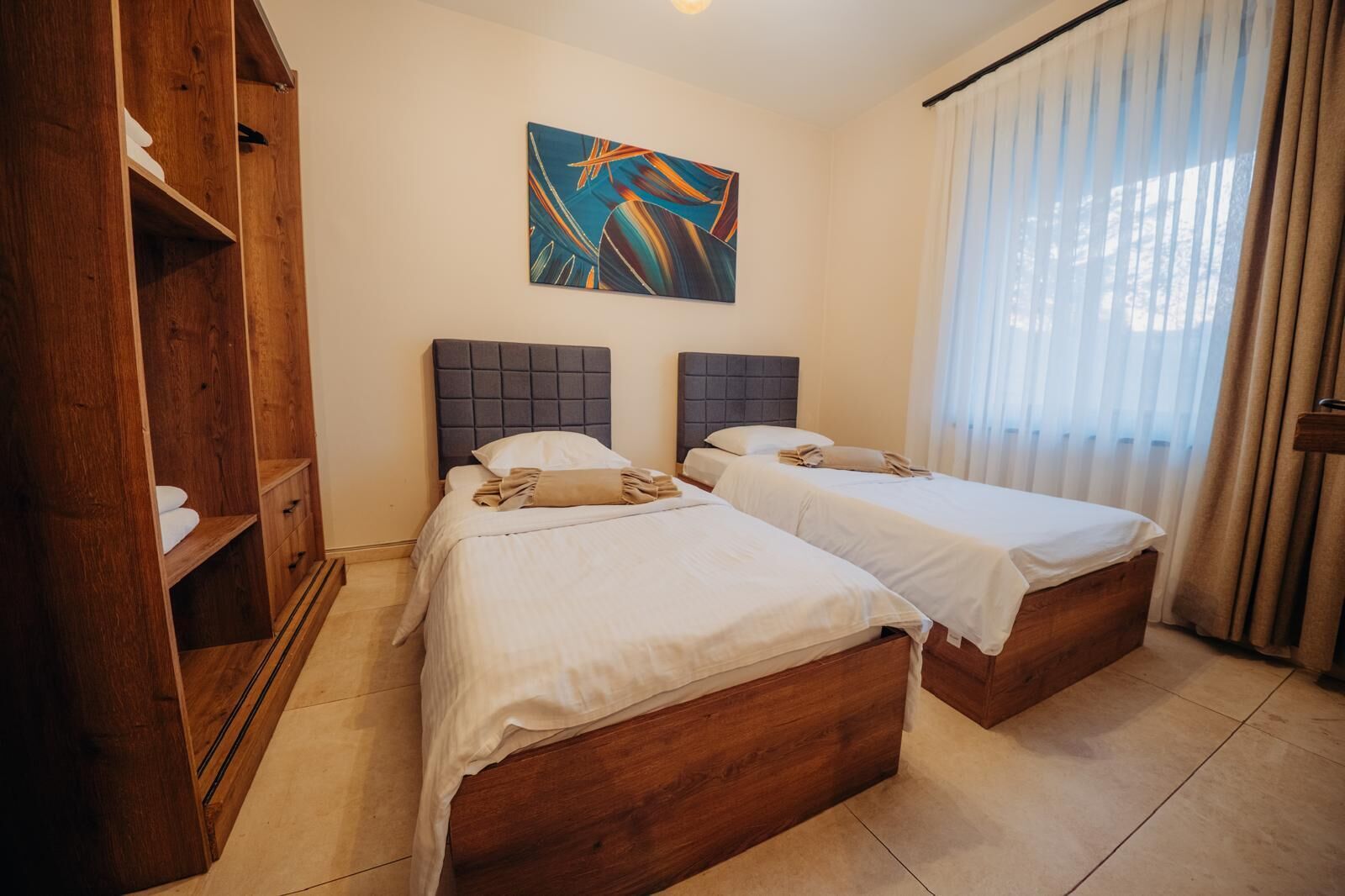 Villa, piscina privada, vistas al lago | Tabla de planchar con plancha y wifi gratis