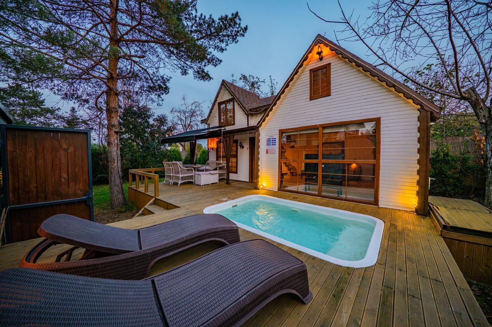 Bungalow, Patio, Garden Area | Iron/ironing board, free WiFi
