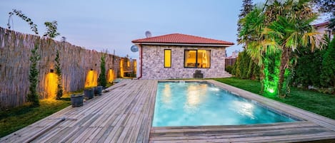 Iron/ironing board, free WiFi