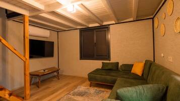 Bungalow, Patio, Garden Area | Living area