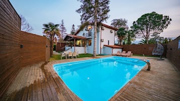 Vila Deluks, kolam renang pribadi, pemandangan danau | Setrika/meja setrika dan Wi-Fi gratis