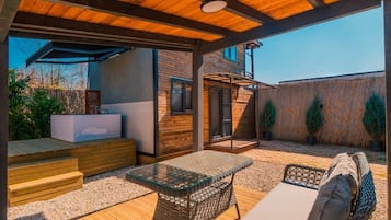 Bungalow, Patio, Garden Area | Iron/ironing board, free WiFi