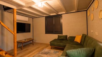 Bungalow, Patio, Garden Area | Living area