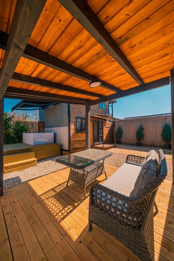 Bungalow, Patio, Garden Area | Iron/ironing board, free WiFi
