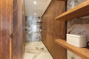 Interior - A 175 SQM LUXURIOUS PARISIAN EXPERIENCE NEXT TO THE MADELEINE - RUE DE L'ARCADE (Paris)