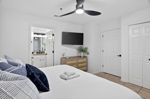 2 bedrooms, iron/ironing board, free WiFi, bed sheets - Steps to Pool & Beach, Ground-Floor Gulf Place Getaway & 7th Night Free! (Santa Rosa Beach)