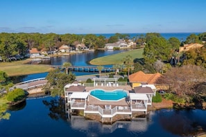 A heated pool - New Listing • Heated Pools • Golf Cart • Bay Views • 2BR Sandestin Resort (Sandestin)