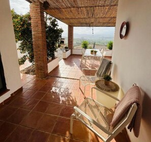 Outdoor dining - Superior Studio - Finca Feliz Andaluz (Álora)
