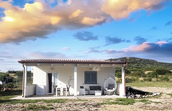 Exterior - Relax in Nature near Alghero ~ Private Garden & Pet Friendly (Sardegna)