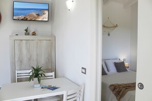 1 chambre, fer et planche à repasser, Wi-Fi gratuit, draps fournis