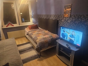 4 habitaciones, tabla de planchar con plancha y wifi gratis 