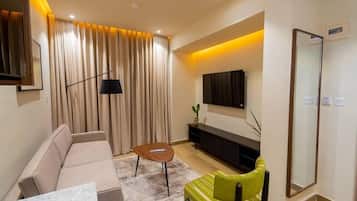 Signature Suite, Garden View | Living area