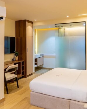 In-room safe, desk, laptop workspace, free WiFi - 7EVEN Suites (Lekki)