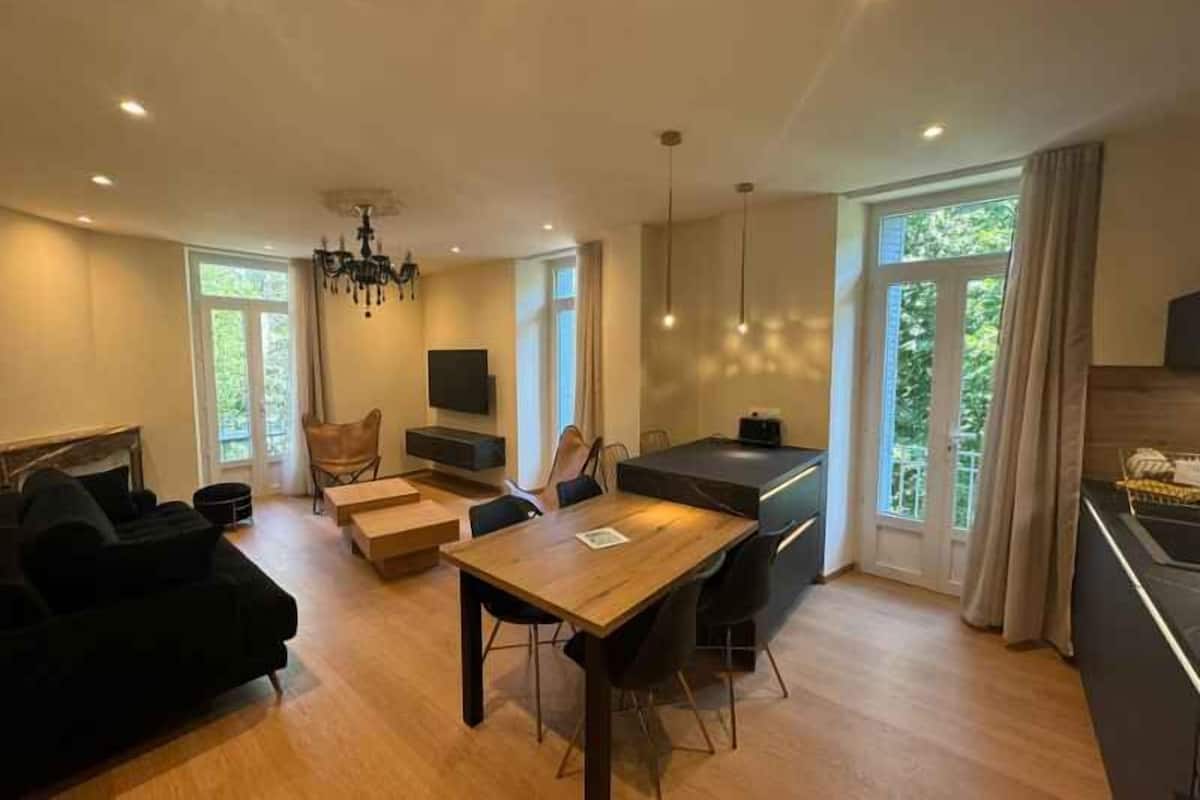 Superior Apartment | Living area | Smart TV