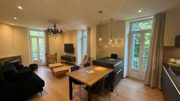 Appartement Supérieur | Coin séjour | TV connectée