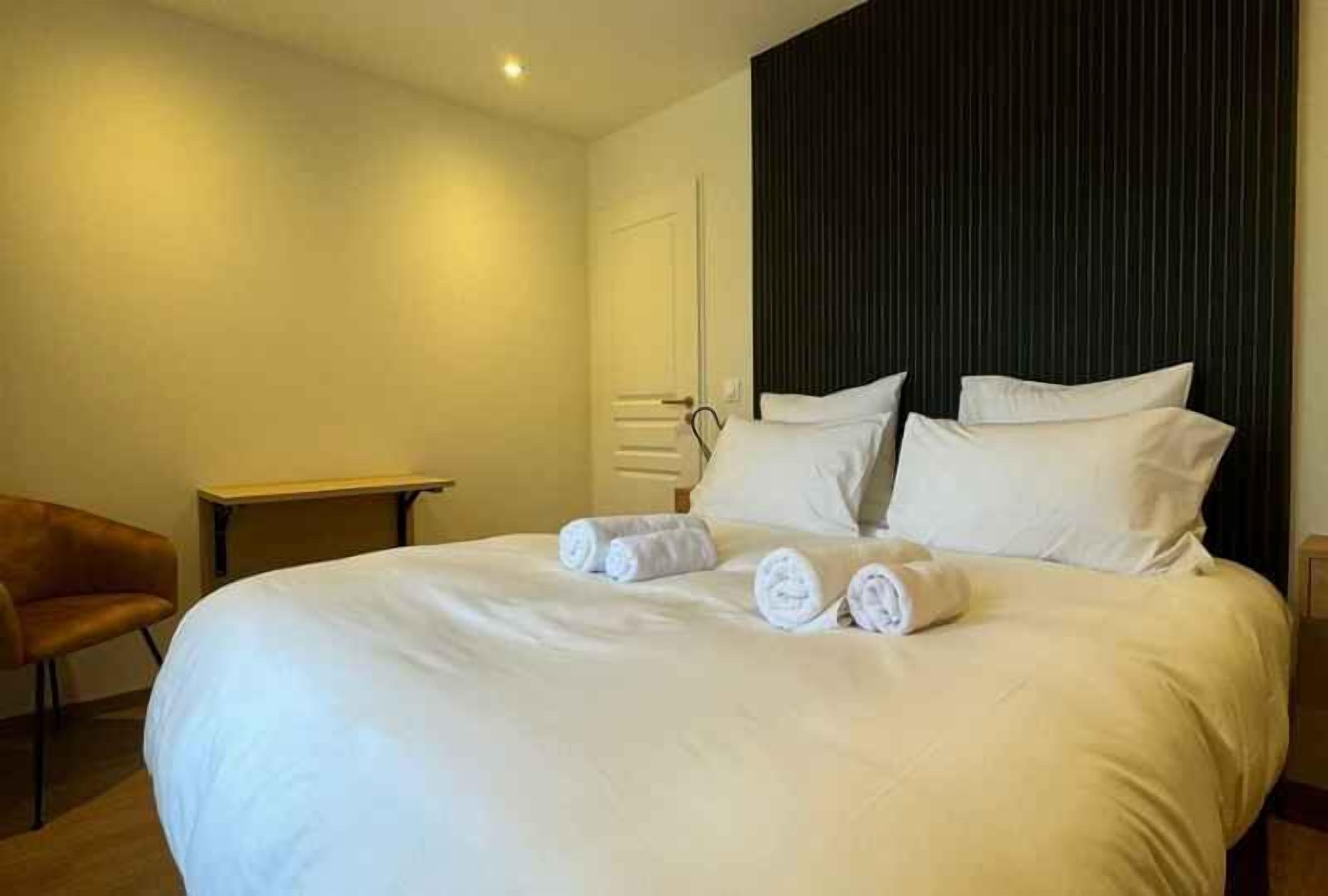 Superior appartement | Verduisterende gordijnen, een strijkplank/strijkijzer, gratis wifi