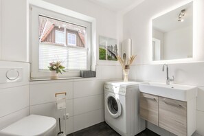 Shower, hair dryer - Fasanenblick with Fireplace and Terrace (Fehmarn)