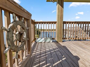 Property grounds - Amazing Views - 3 Bed/2 Bath Home on Colorado River (Matagorda)