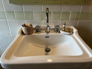 Shower, hair dryer, bidet, towels - Podere Casanova - Viridis, Peace in San Gimignano (San Gimignano)