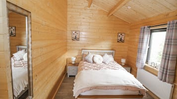 2 bedrooms, individually decorated, individually furnished, free WiFi