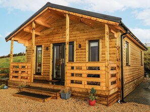 Exterior - Glenview Log Cabin (Ballycastle)