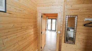 2 bedrooms, individually decorated, individually furnished, free WiFi