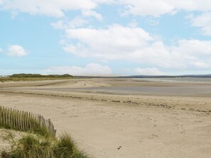 Beach - Glenview Log Cabin (Ballycastle)