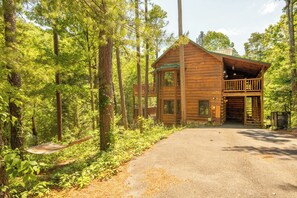 Exterior - Scenic 3BD | Outdoor Kitchen & Fireplace | Hot Tub (Sevierville)