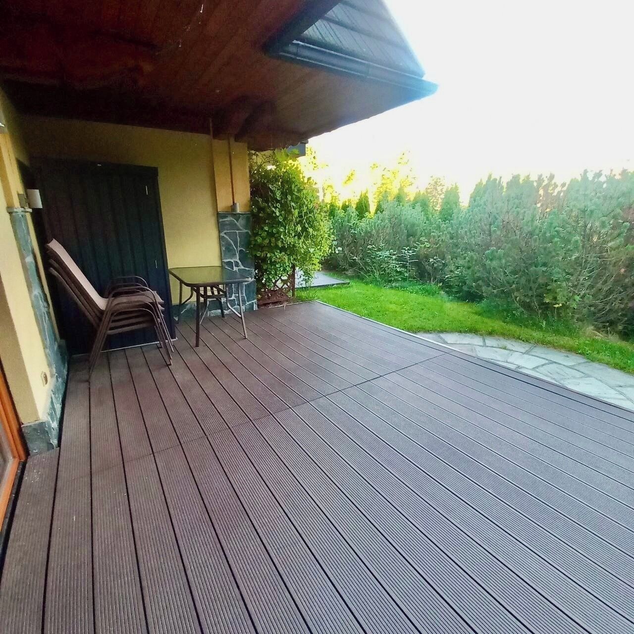 Apartemen Deluks | Teras/patio