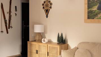 Deluxe Apartment | Living area