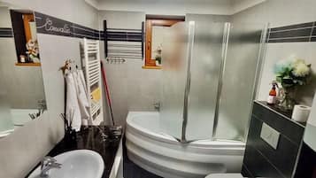 Apartemen Deluks | Kamar mandi